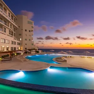 Cyan & **** Cancún