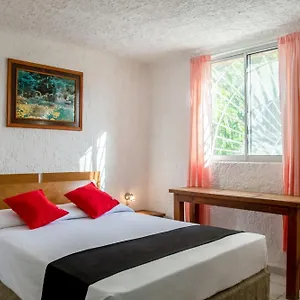 Capital O Farallon Inn, Hotel